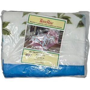 NWT Tiara Rose Vintage Blue Rose Printed Blanket Fits Twin and Full Cottagecore